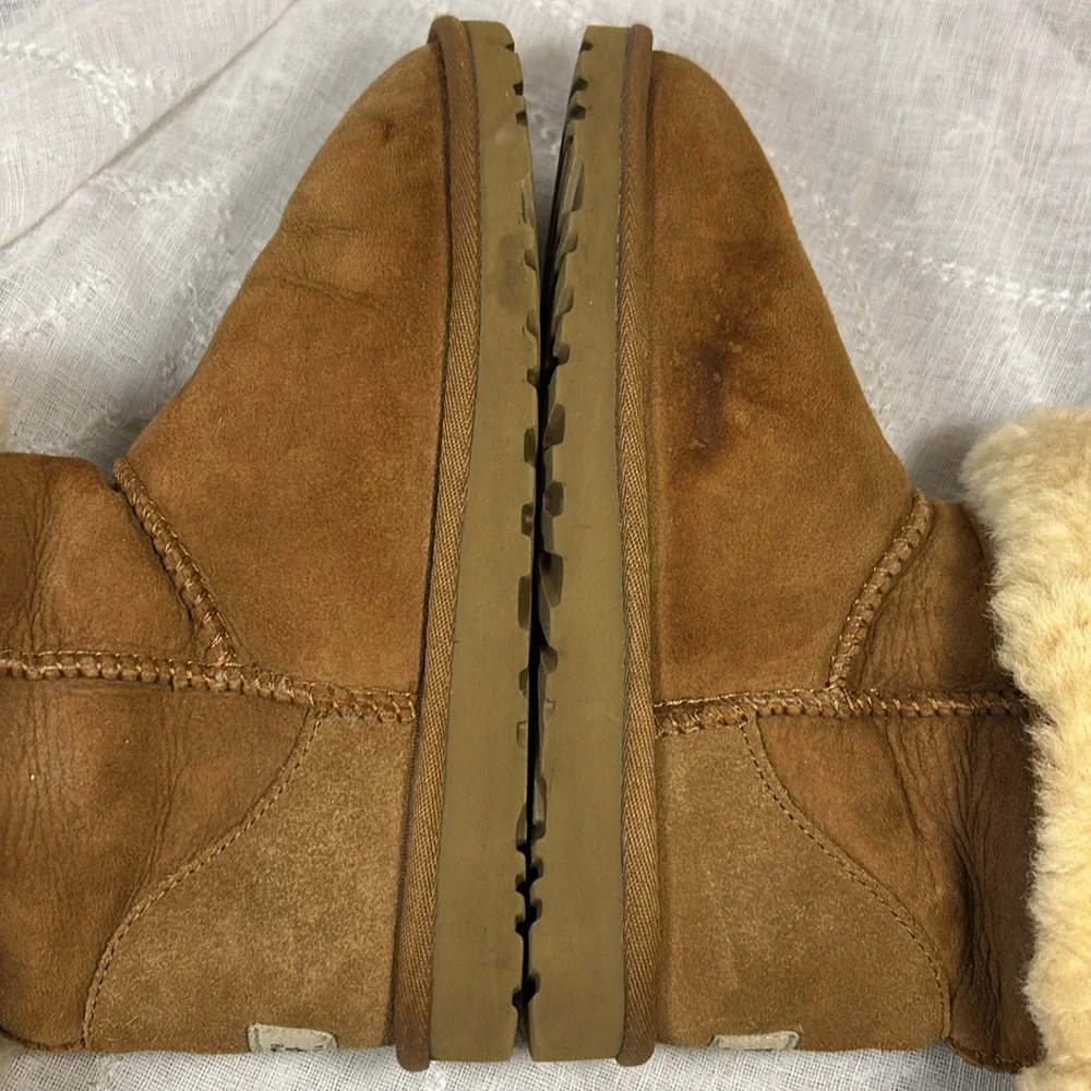 UGG almost new leather sheep skin boots
